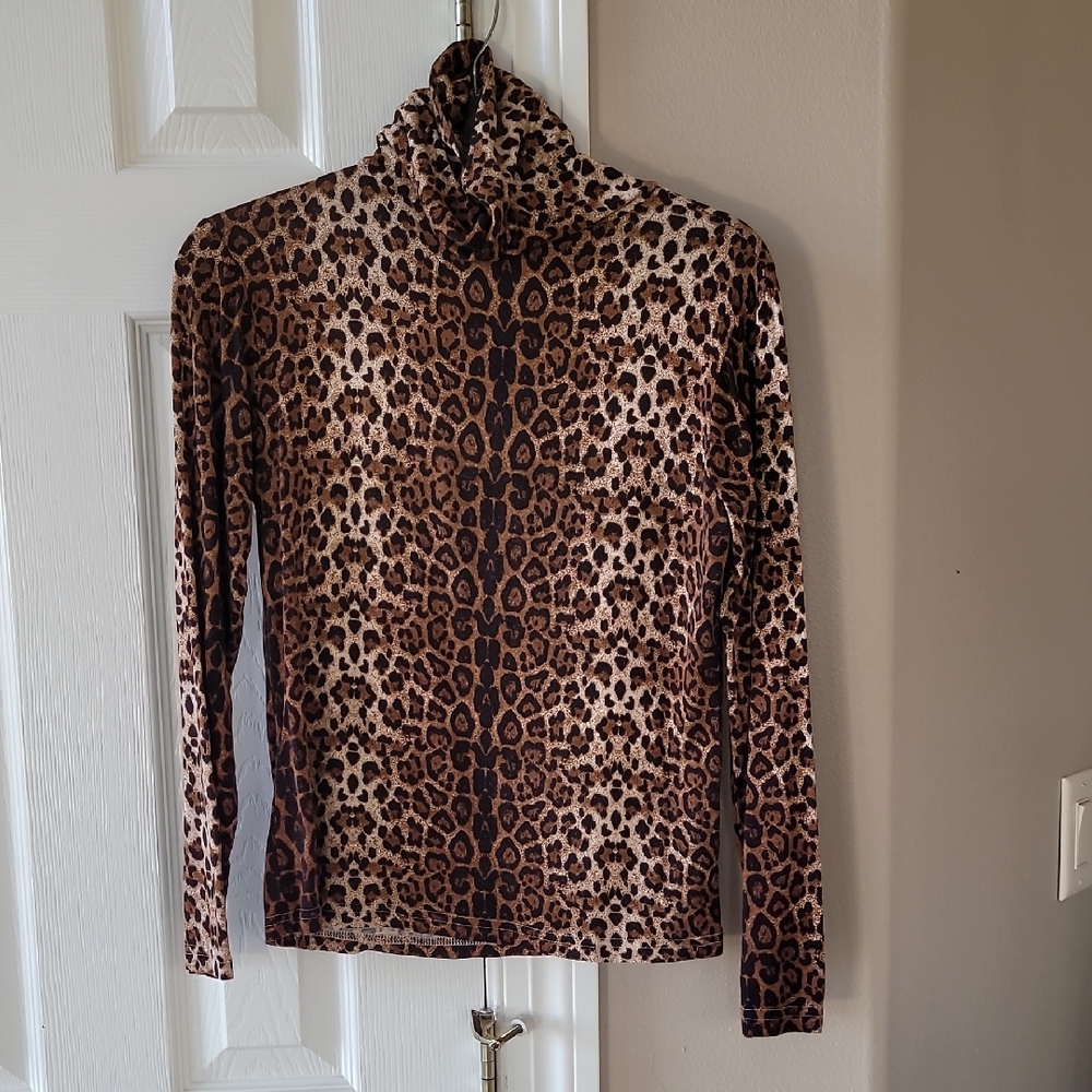 Leopard Print Long Sleeve Top